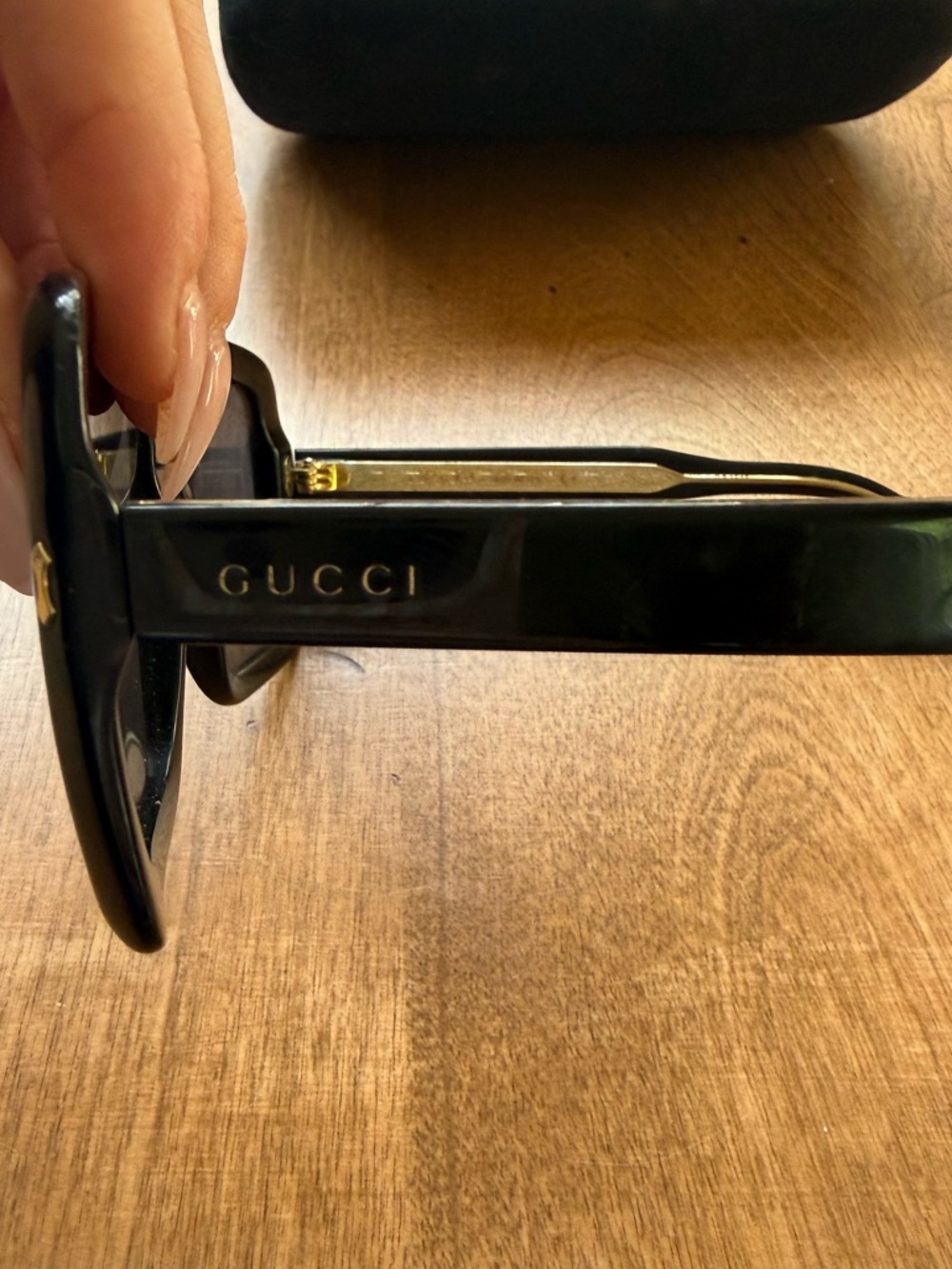 Authentic Gucci sunglasses (comes with Gucci case) - Picture 2 of 6